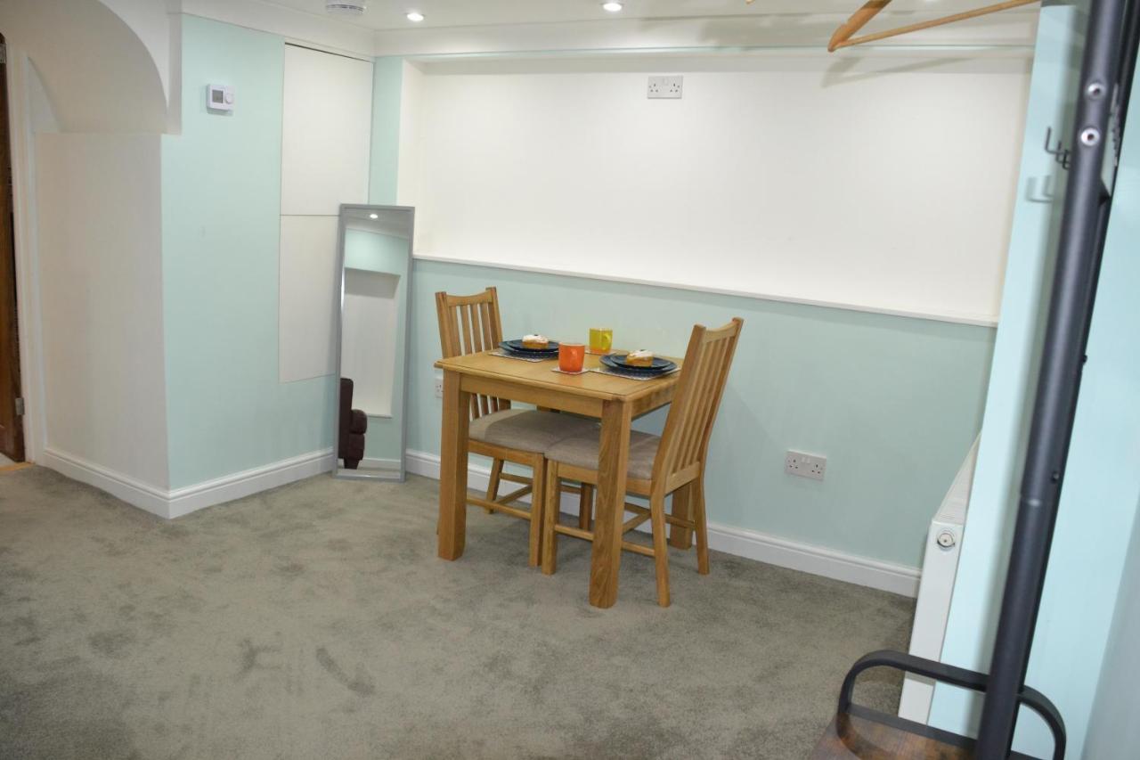 Willow Tree 1 Bed Apartment - Stayseekers Salisbury Exterior photo